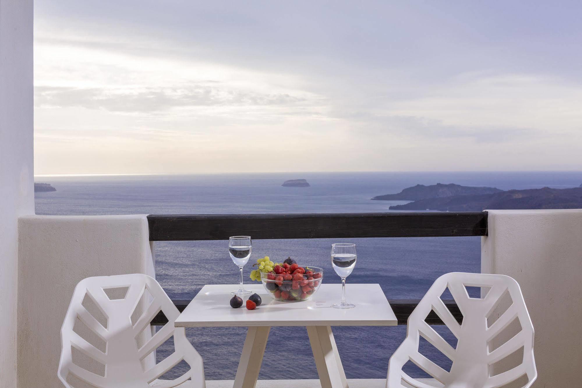 Azzurro Suites Mesaria Exterior foto